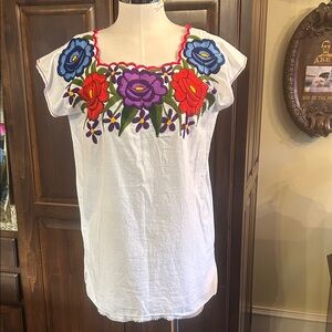 Vintage 1970’s Mexican Cotton Embroidered Floral White Top Sz M GVC